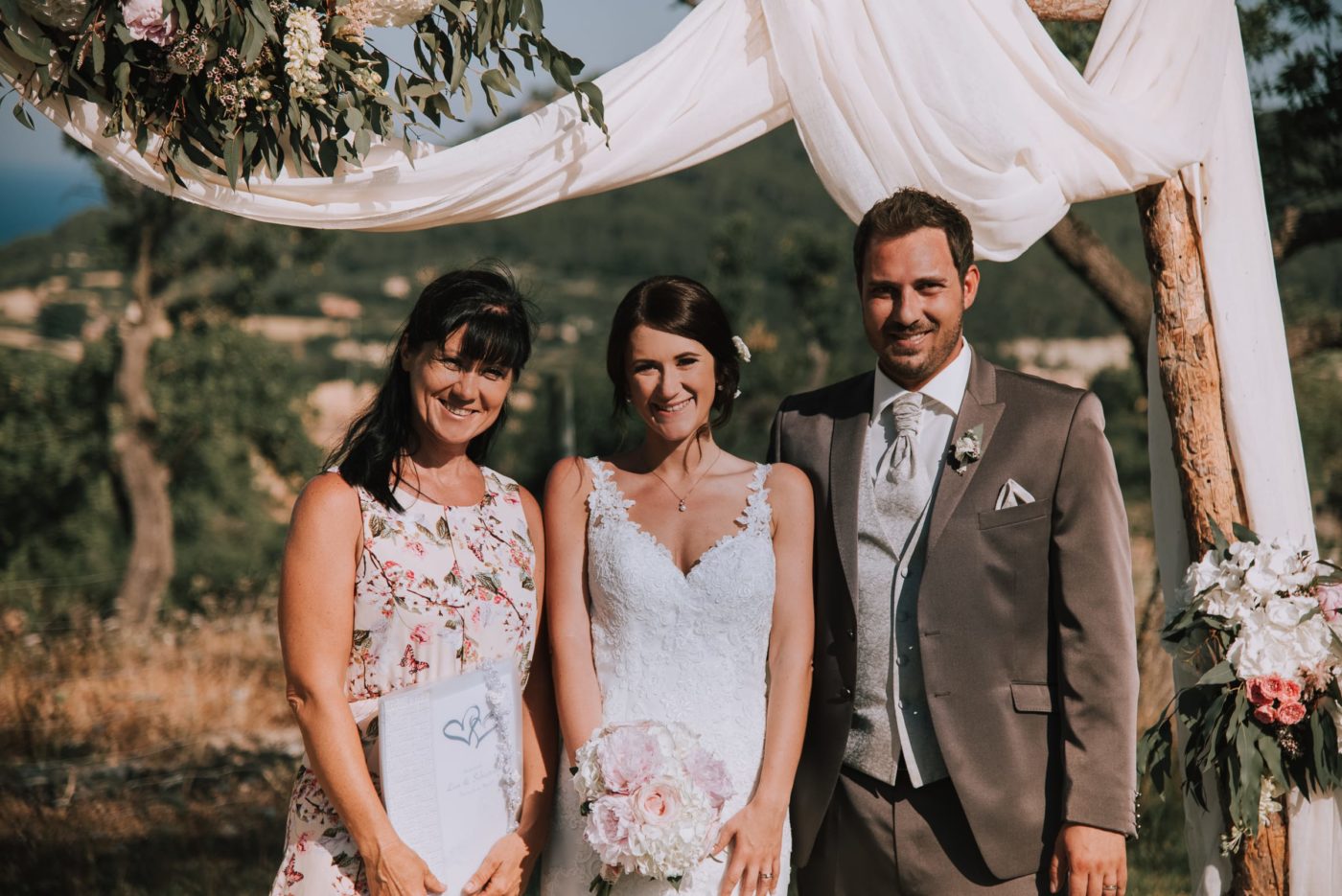 Ein Erinnerungsfoto von mir und dem glücklichen Brautpaar auf Mallorca.